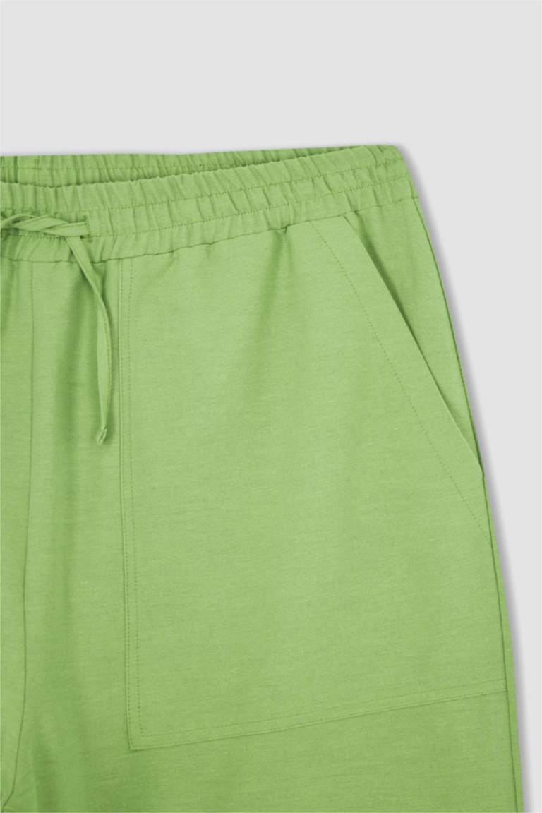 Regular Fit Elasticated Waist Capri Chinos