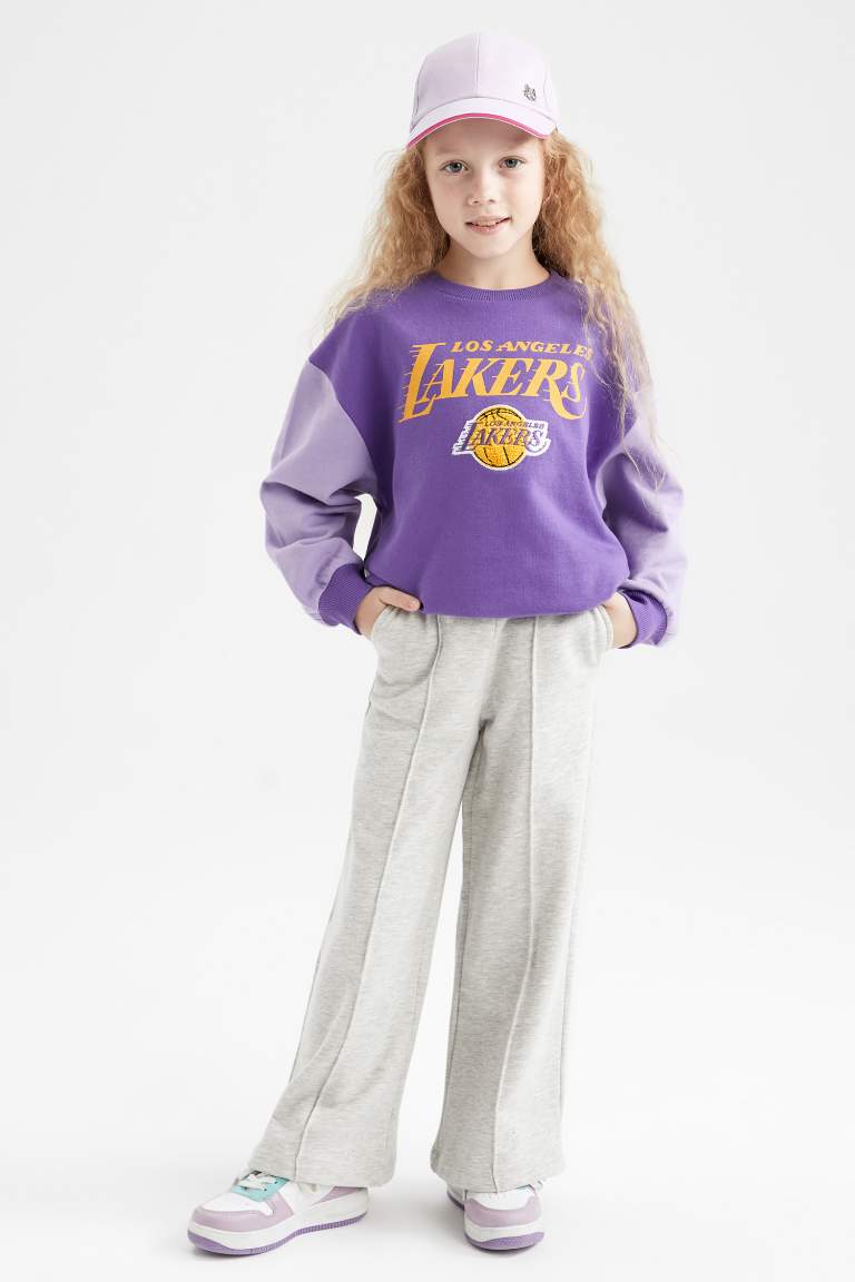 Relax Fit NBA Los Angeles Lakers Licensed Crew Neck Sweatshirt