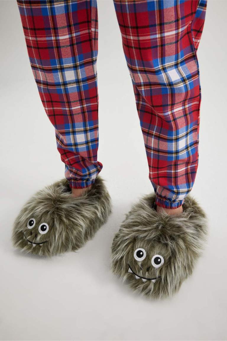 Woman Flat Sole Home Slipper