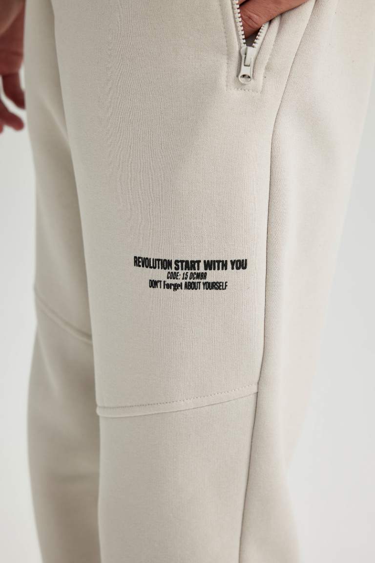 Regular Fit Zipper Pocket Sweatpants