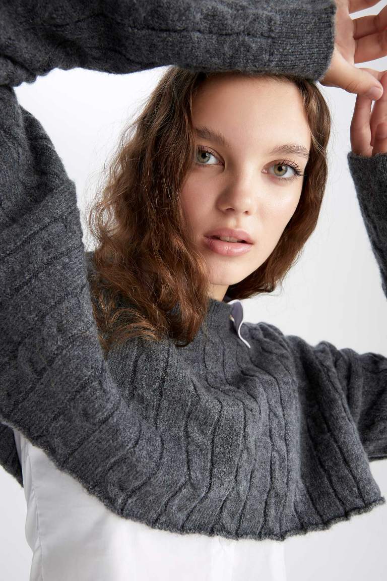 Oversize Fit Bisiklet Yaka Crop Örgü Triko Kazak
