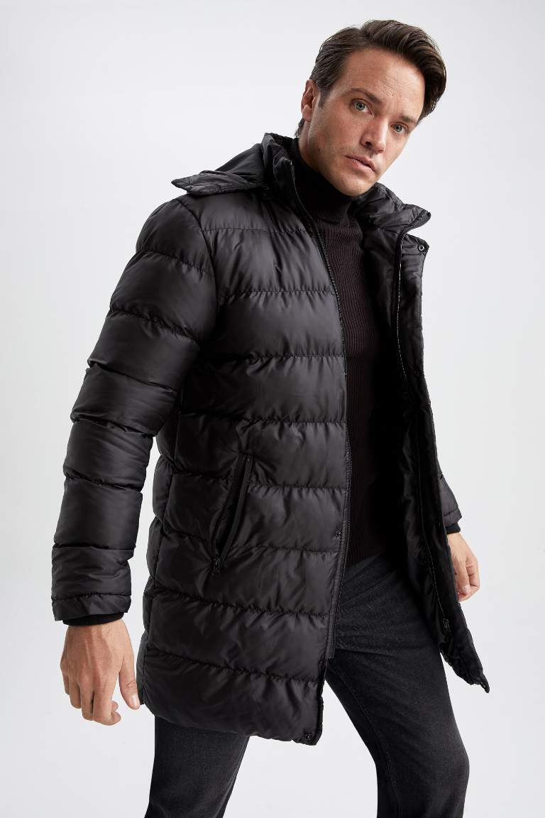 Slim Fit Kapüşonlu Şişme Mont