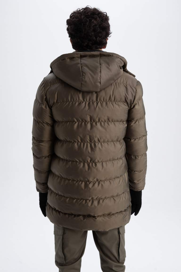 Slim Fit Kapüşonlu Puffer Şişme Mont Parka