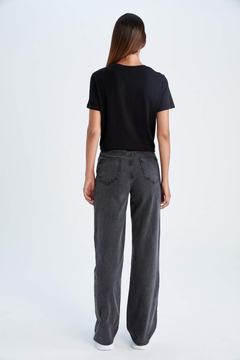 Black WOMAN Trousers 2657185 | DeFacto