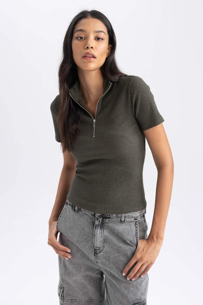 Slim Fit Dar Kesim Yarım Balıkçı Yaka Fitilli Kaşkorse Kısa Kollu Tişört