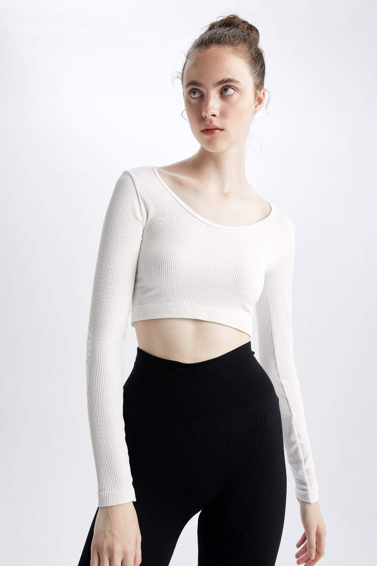 White WOMAN Fitted U Neck Long Sleeve T-Shirt 2690788 | DeFacto