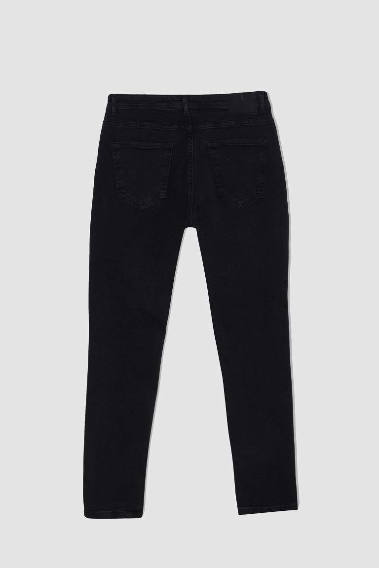 Carrot Fit Normal Waist Pipe Leg Jeans