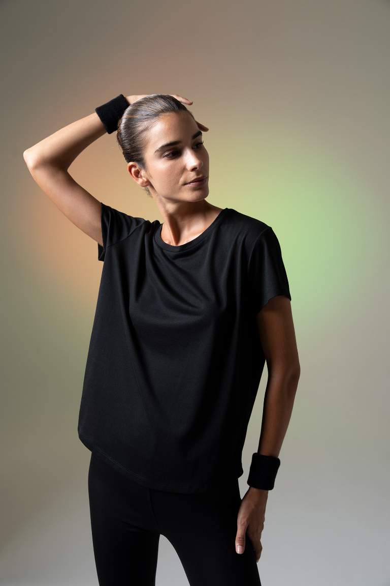 DeFactoFit Comfort Fit Bisiklet Yaka Kısa Kollu Tişört