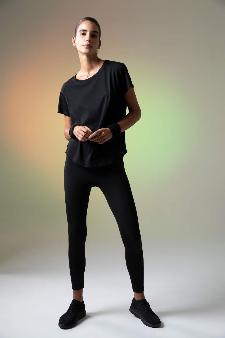 DeFactoFit Comfort Fit Bisiklet Yaka Kısa Kollu Tişört