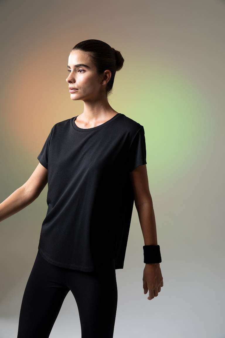 DeFactoFit Comfort Fit Bisiklet Yaka Kısa Kollu Tişört