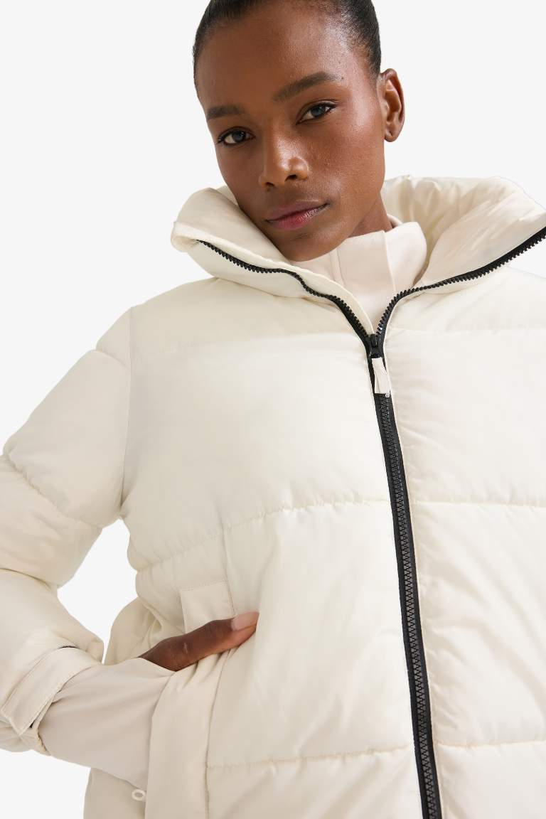 DeFactoFit Su Geçirmez Regular Fit Fermuarlı Mont