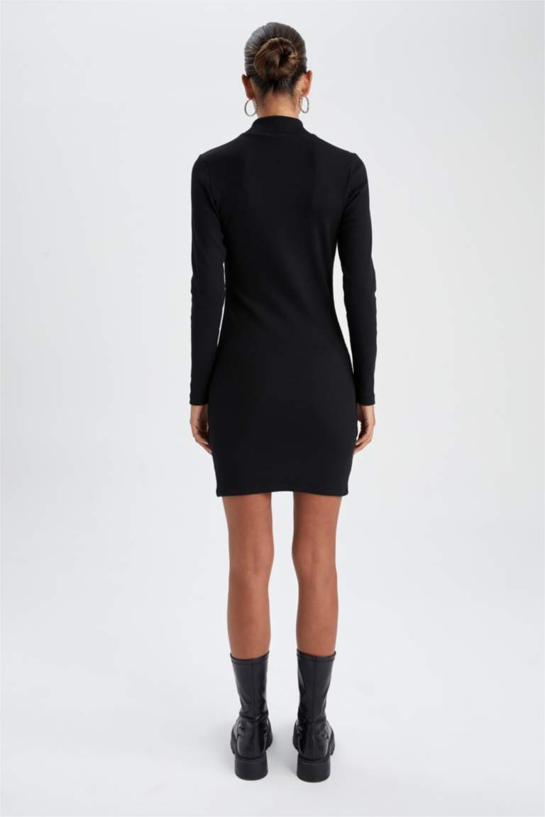 Black WOMAN Bodycon Crew Neck Camisole Mini Dress 2712399 DeFacto