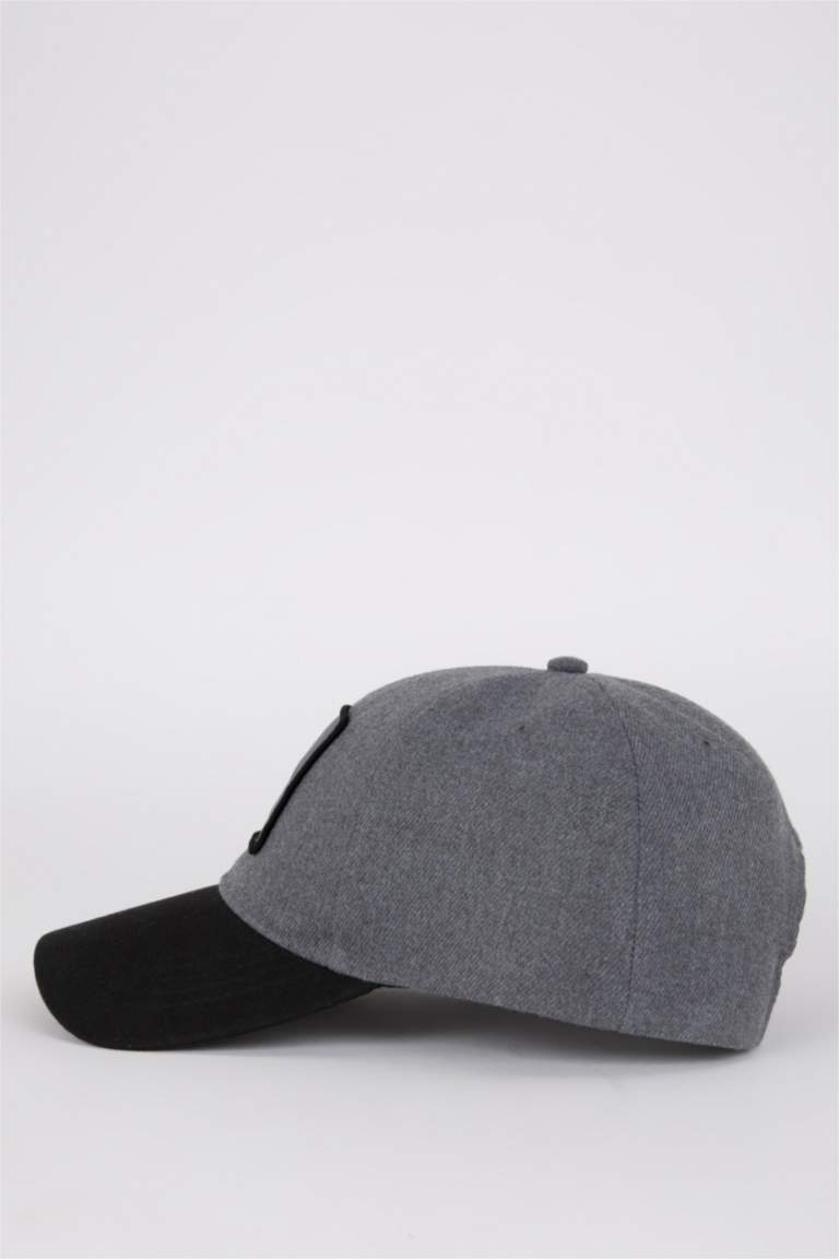 قبعة كاب رجالي مطرز