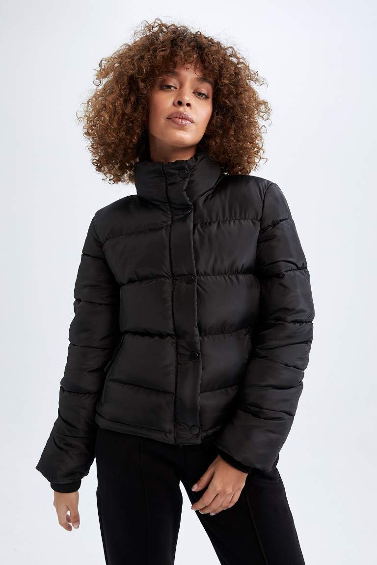 DeFactoFit Regular Fit Su İtici Rüzgar Geçirmez Crop Şişme Mont