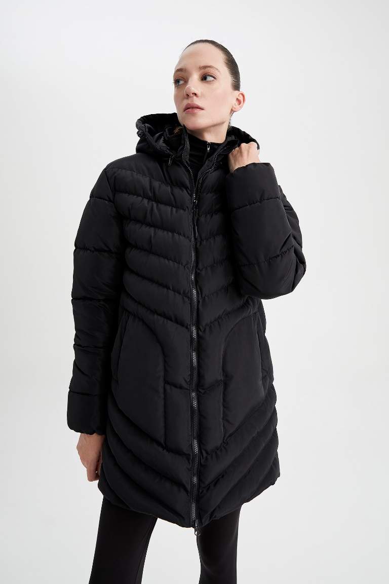 DeFactoFit Su İtici Rüzgar Geçirmez Çıkarılabilir Kapüşonlu Slim Fit Mont