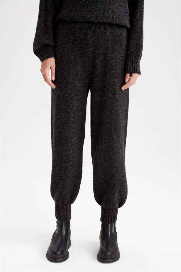 Anthracite WOMAN Jogger Trousers 2720753 DeFacto anthracite-woman-jogger-trousers-2720753-defacto