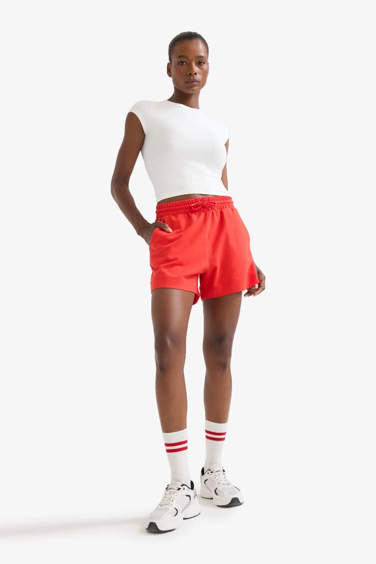 DeFactoFit Standart Fit Sporcu Kısa Paça Basic Düz Kırmızı Şort