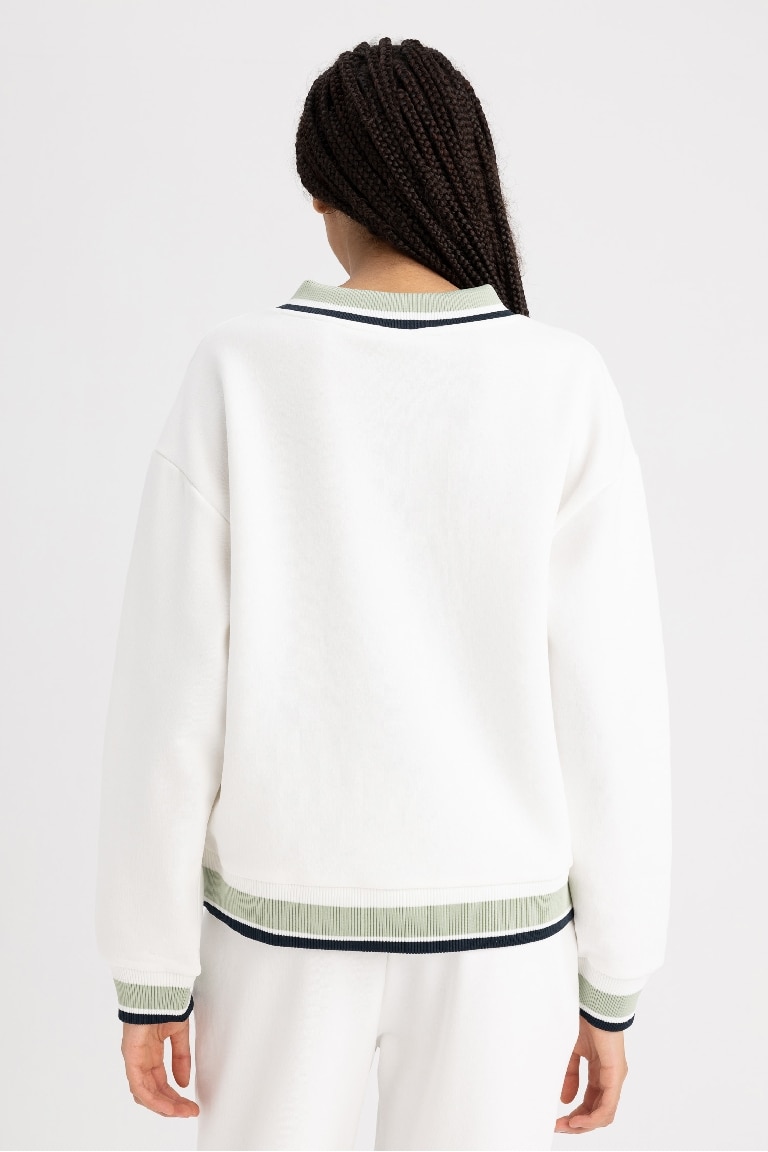 Defacto Fit Oversize Fit V Neck Sweatshirt