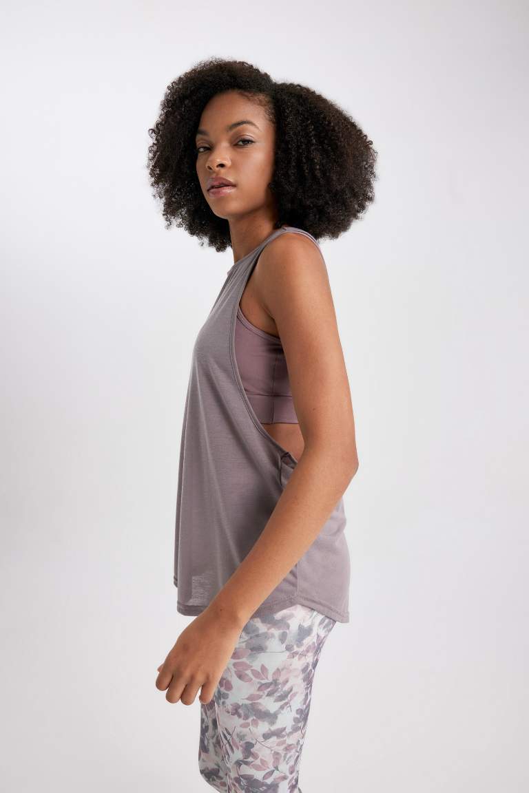 Comfort Fit Crew Neck Sleeveless Tank Top