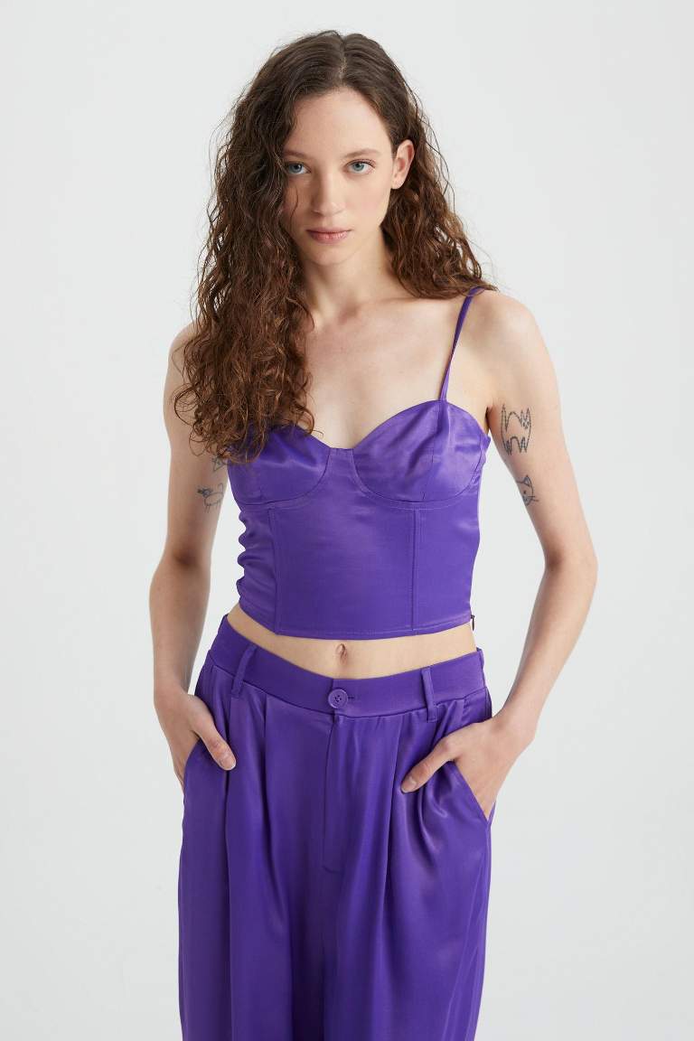 Fitted Kalp Yaka Saten Askılı Kolsuz Bluz