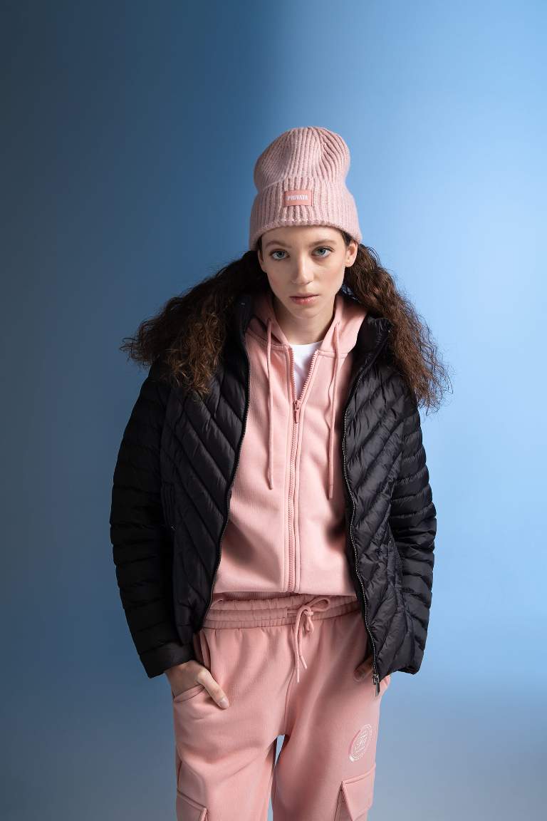 DeFactoFit Standart Fit Kapüşonlu Şişme Mont