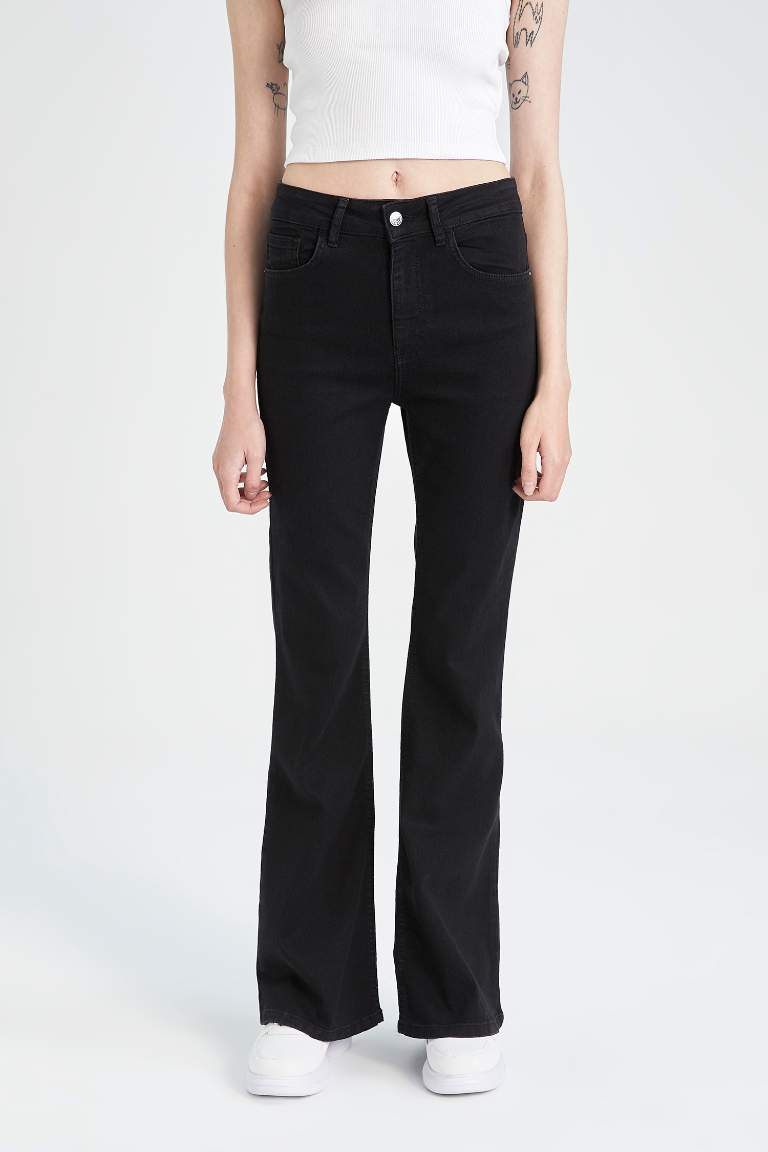 Black WOMAN Spanish Leg High Waist Jean Trousers 2767171 | DeFacto