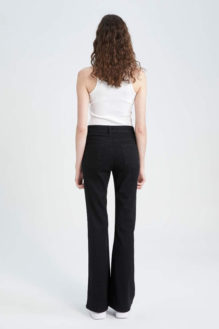 Black WOMAN Spanish Leg High Waist Jean Trousers 2767171 | DeFacto