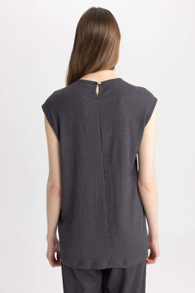 Regular Fit Crew Neck Sleeveless Tunic