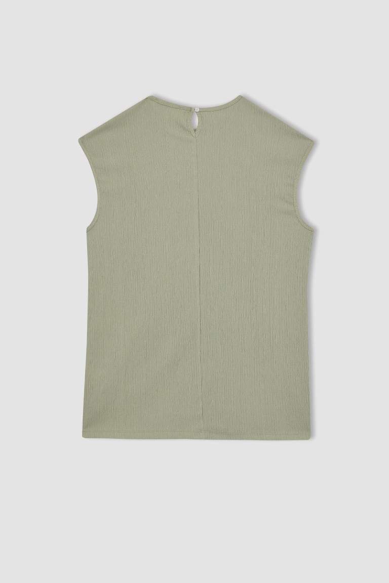 Regular Fit Crew Neck Sleeveless Tunic