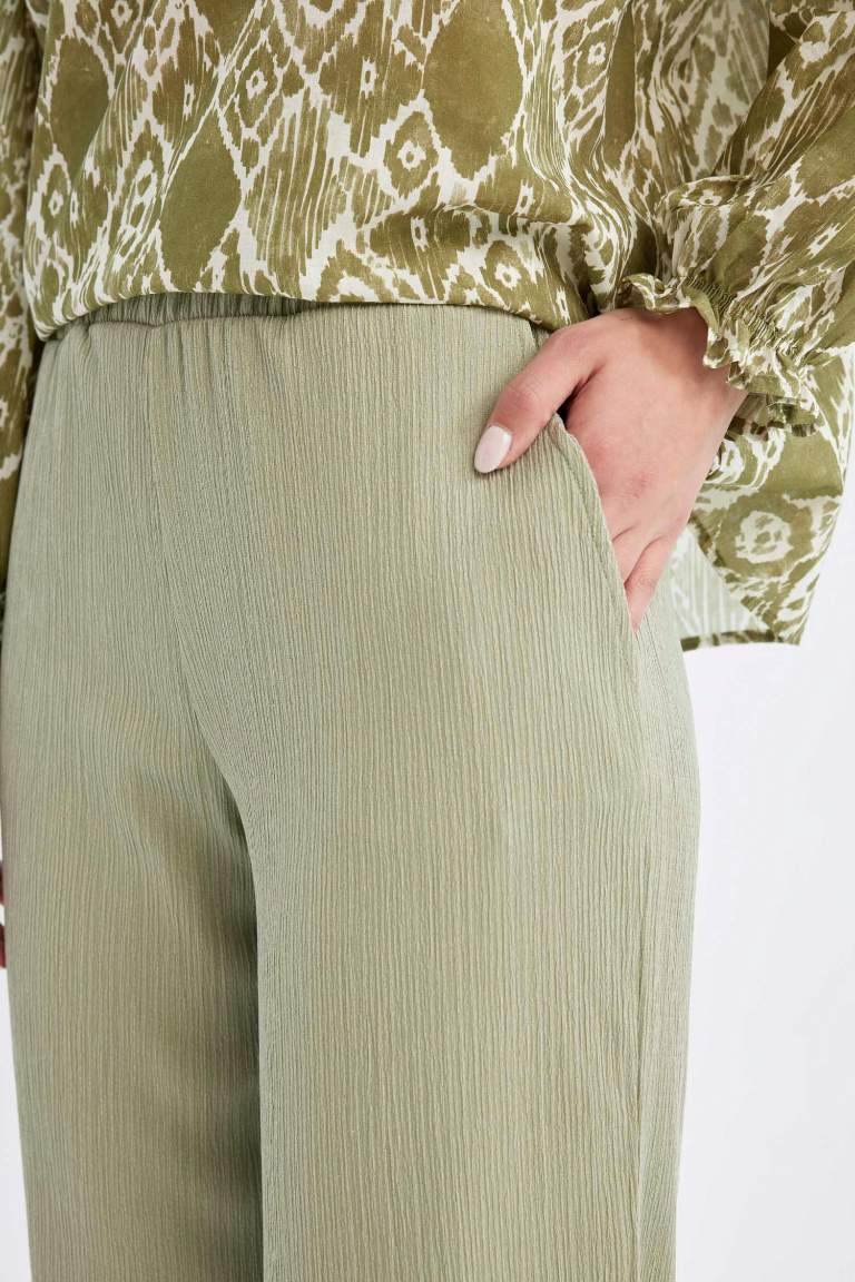 Relax Fit Wrinkled Wide Leg Trousers