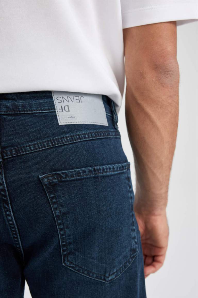 Green MAN Regular Comfort Fit Normal Mold Normal Waist Jeans 2750714 DeFacto