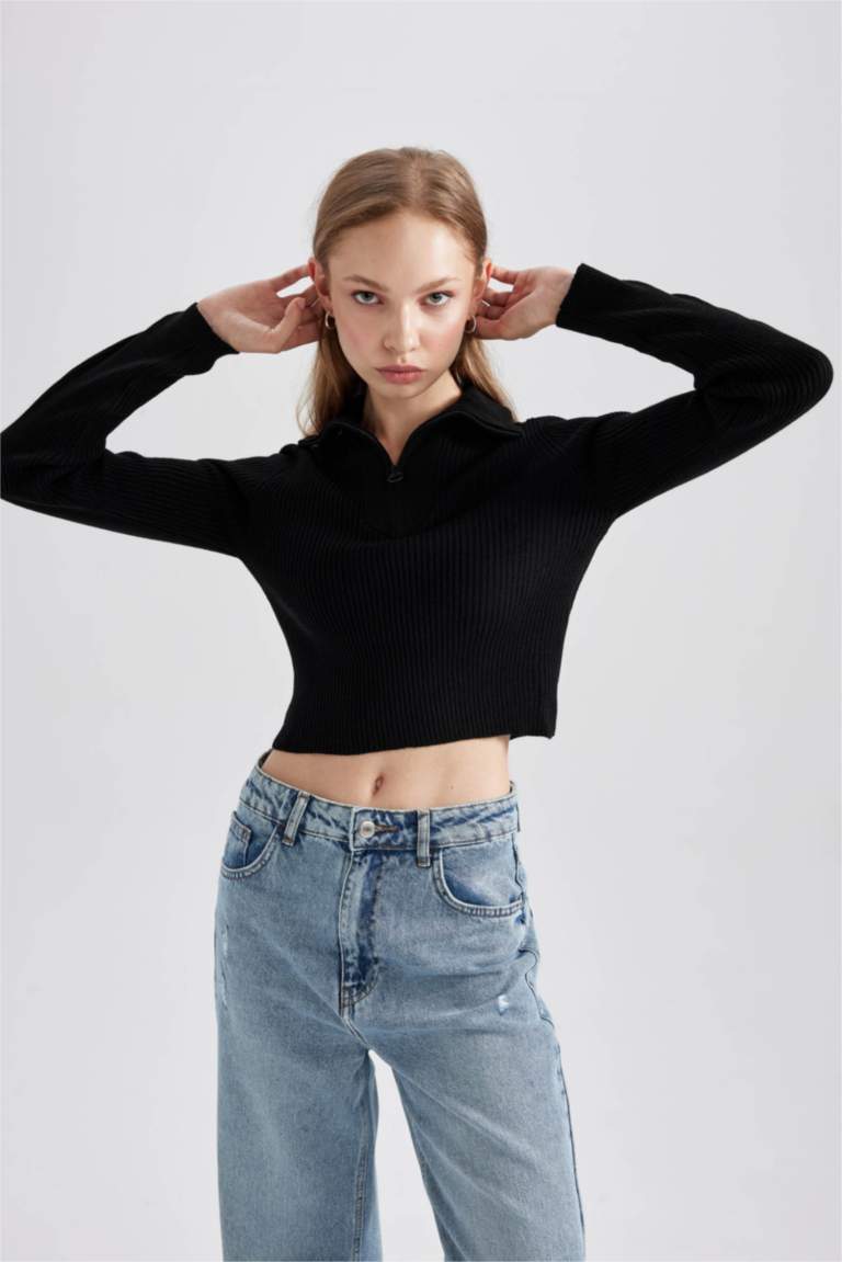 Slim Fit Dik Yaka Yarım Fermuarlı Basic Kazak