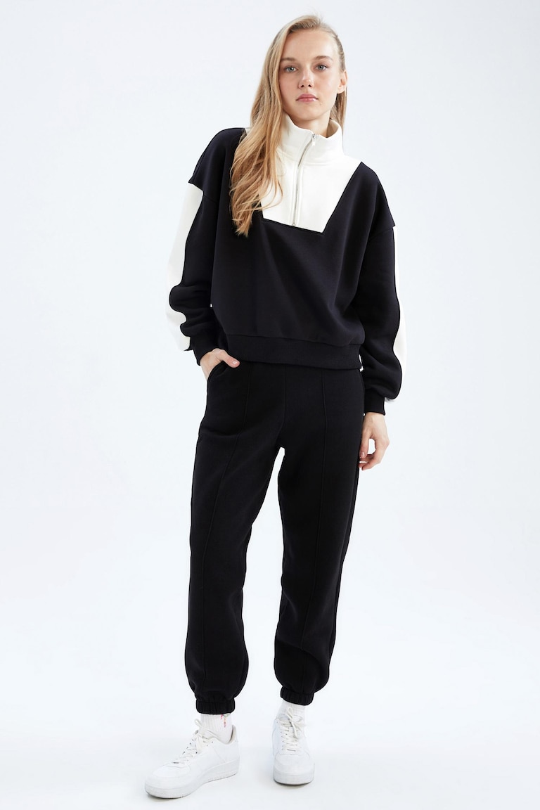 Black WOMAN Cool Loose Fit Basic Jogger Sweatpants 2743784 | DeFacto