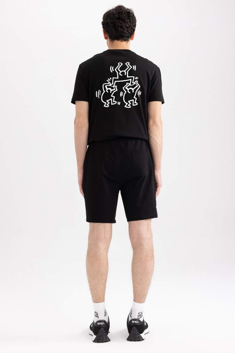 Short droit Keith Haring à coupe régulière