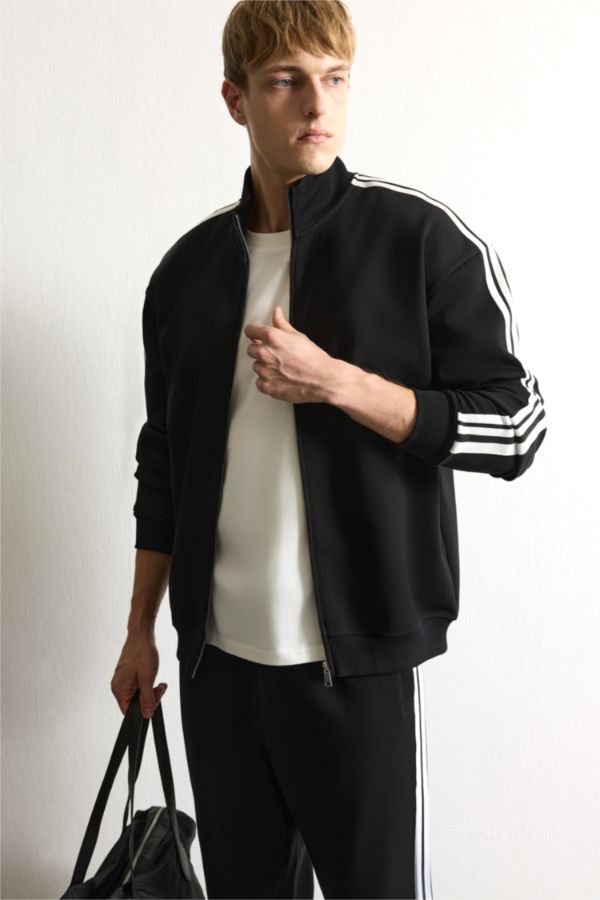 Boxy Fit Dik Yaka Sweatshirt