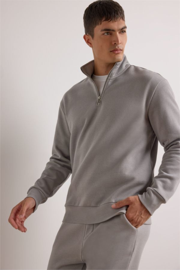 Regular Fit Yarım Fermuarlı Basic Sweatshirt