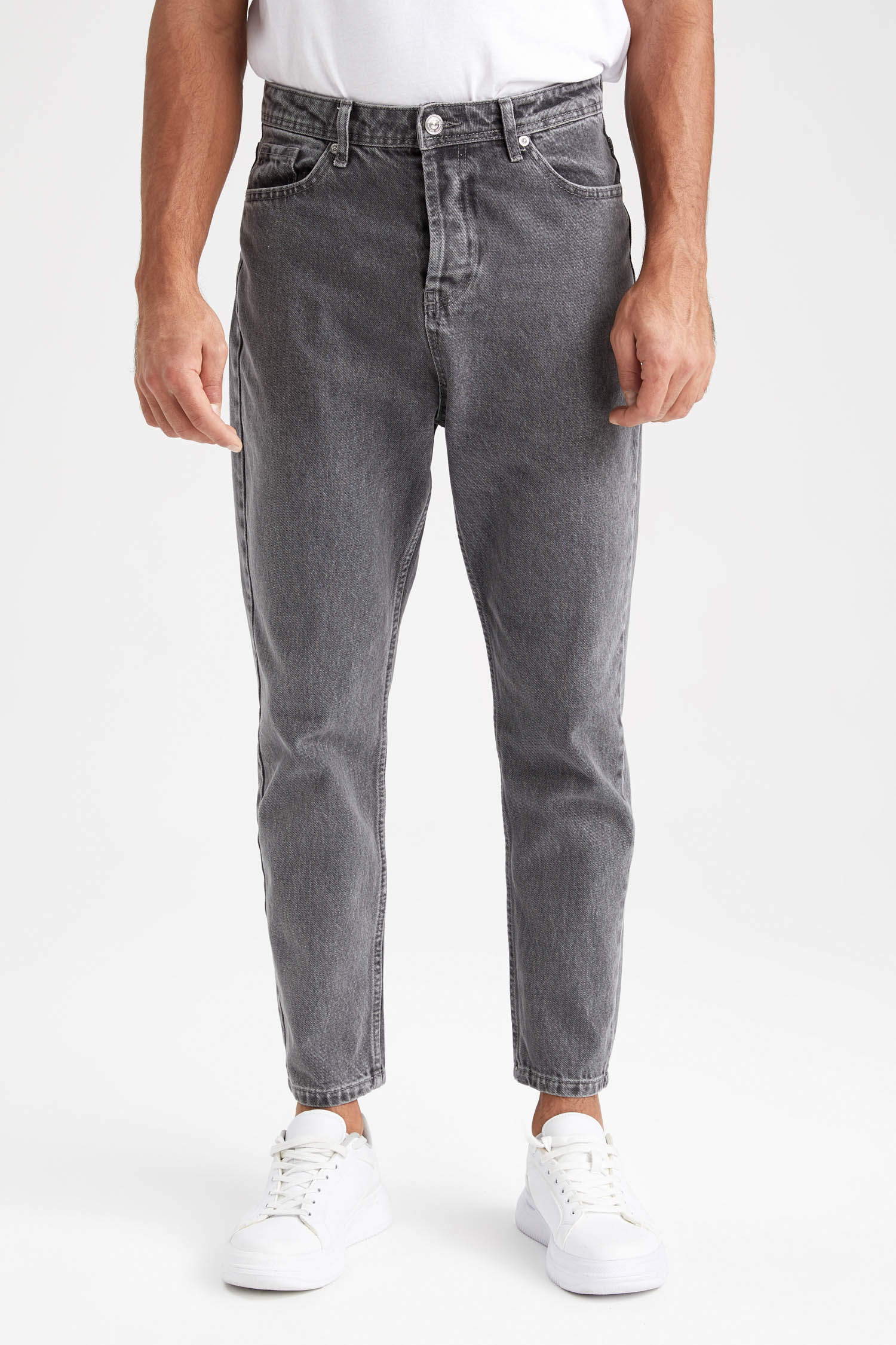 Boyfriend Jeans in Grey