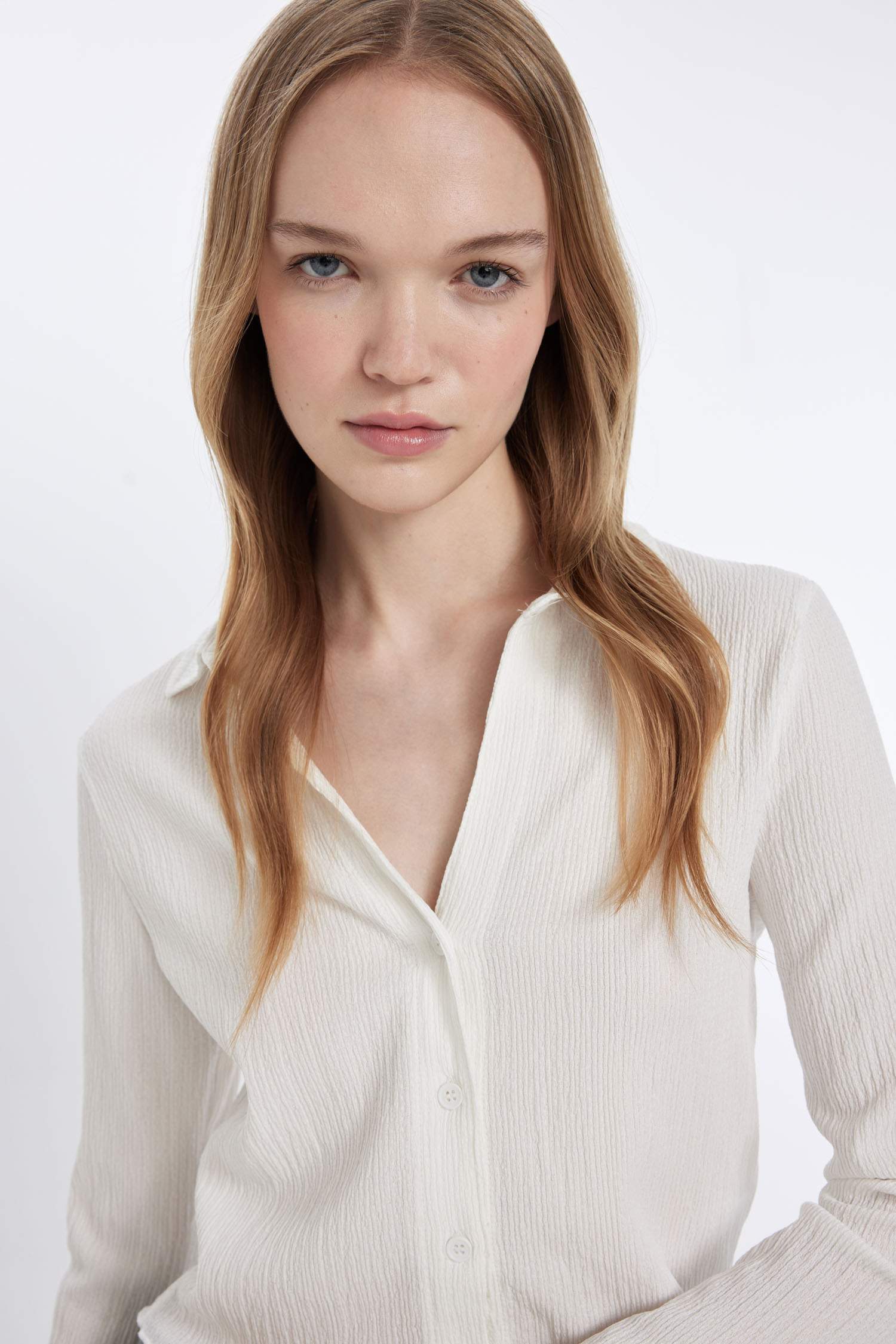 Fitted Basic Düz Düğmeli Uzun Kollu Crop Beyaz Gömlek