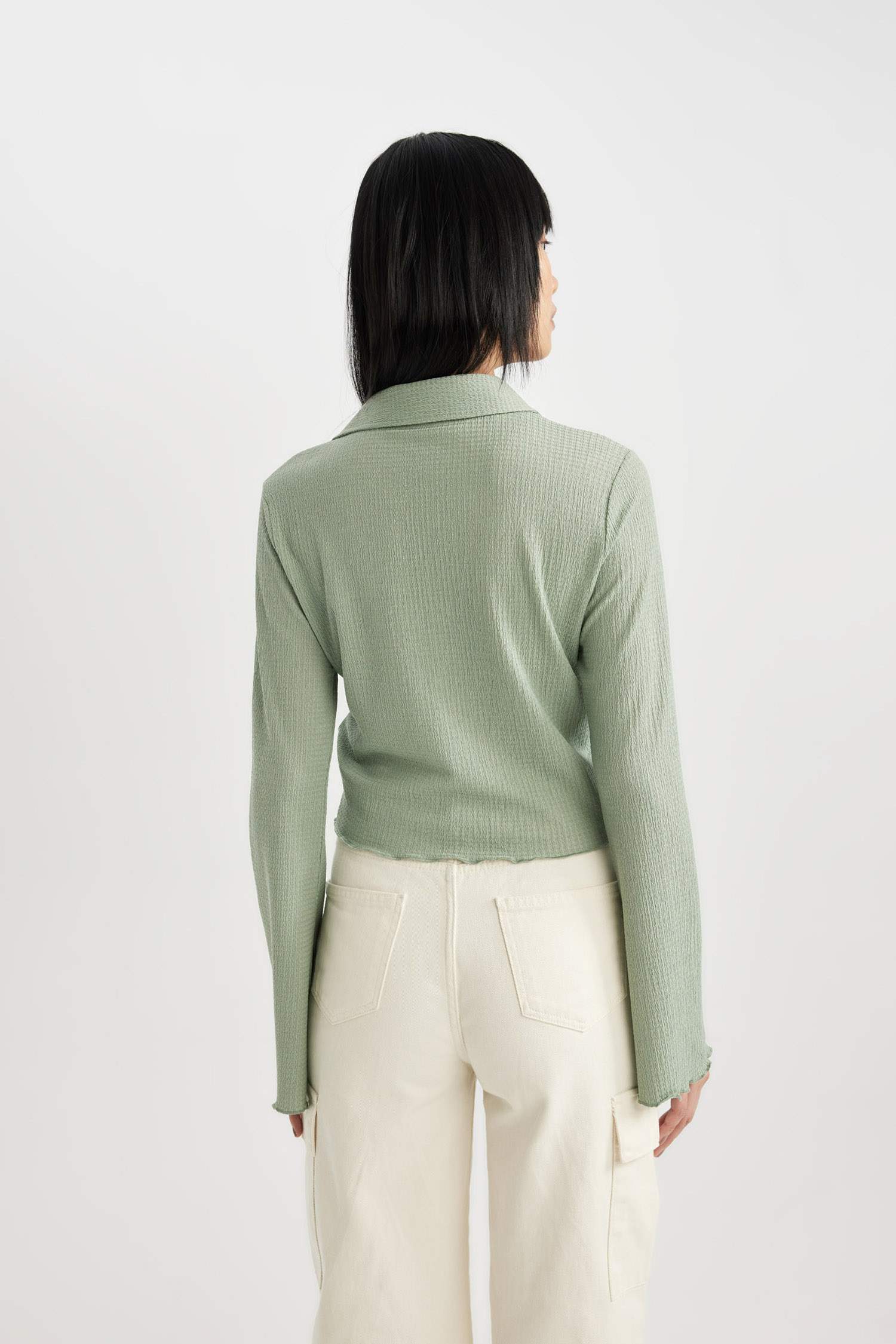 قميص ردن طويل سليم فيت قصة عادية