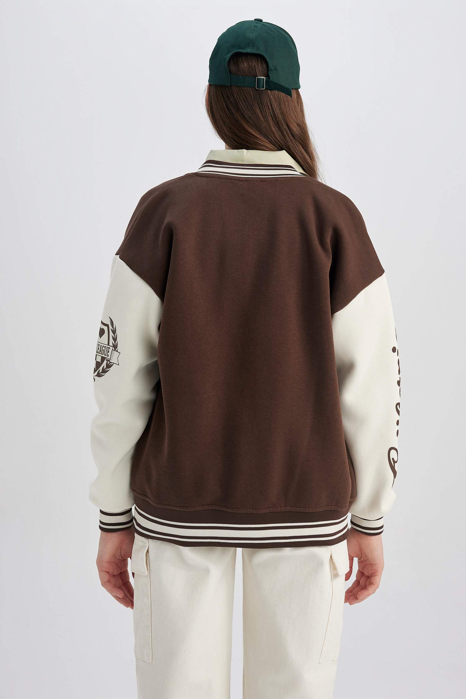 جاكيت بومبر مطبوع اوفر سايز بياقة مستديرة مفصل بجيب