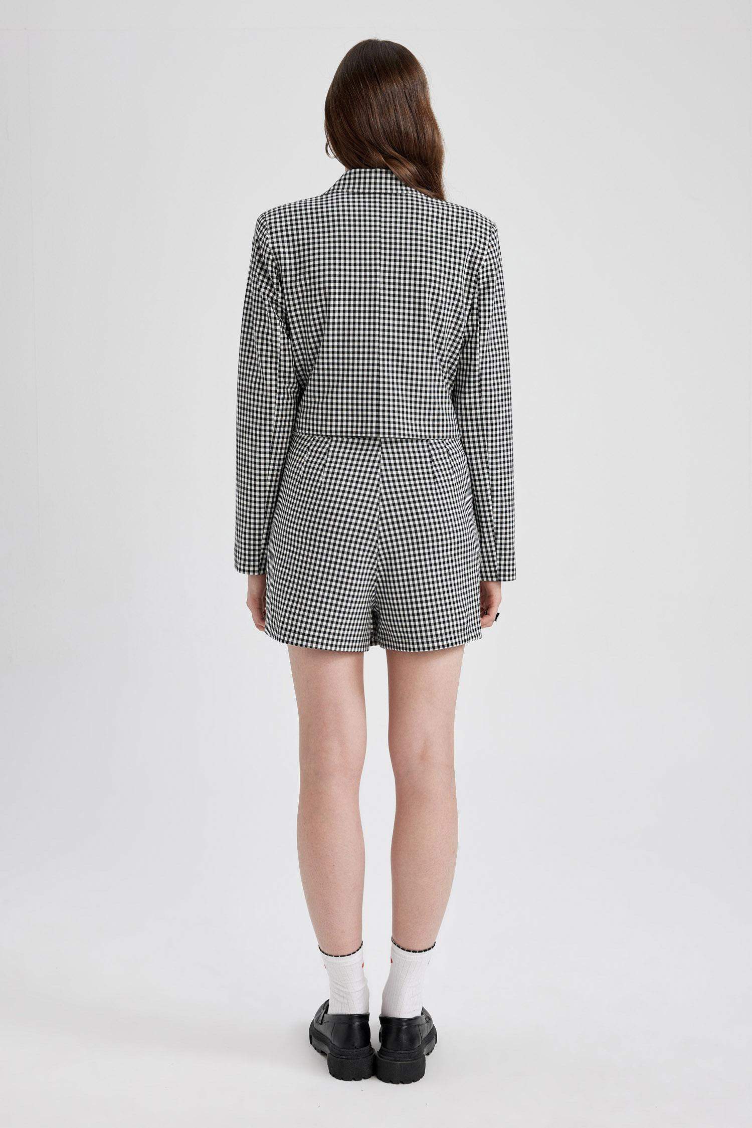 شورت قصة عادية