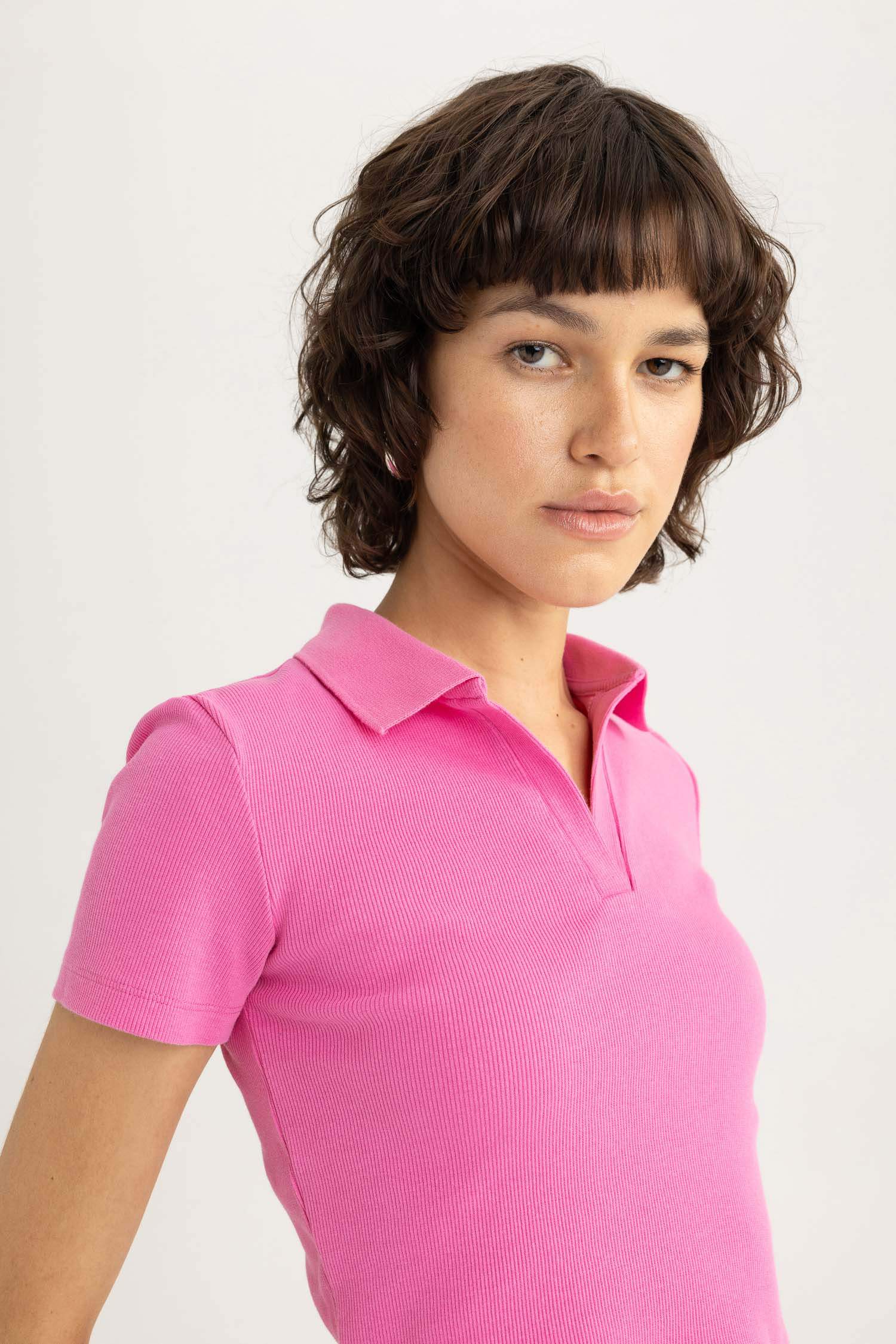 поло жаға тоқылған Қысқа жеңді футболка