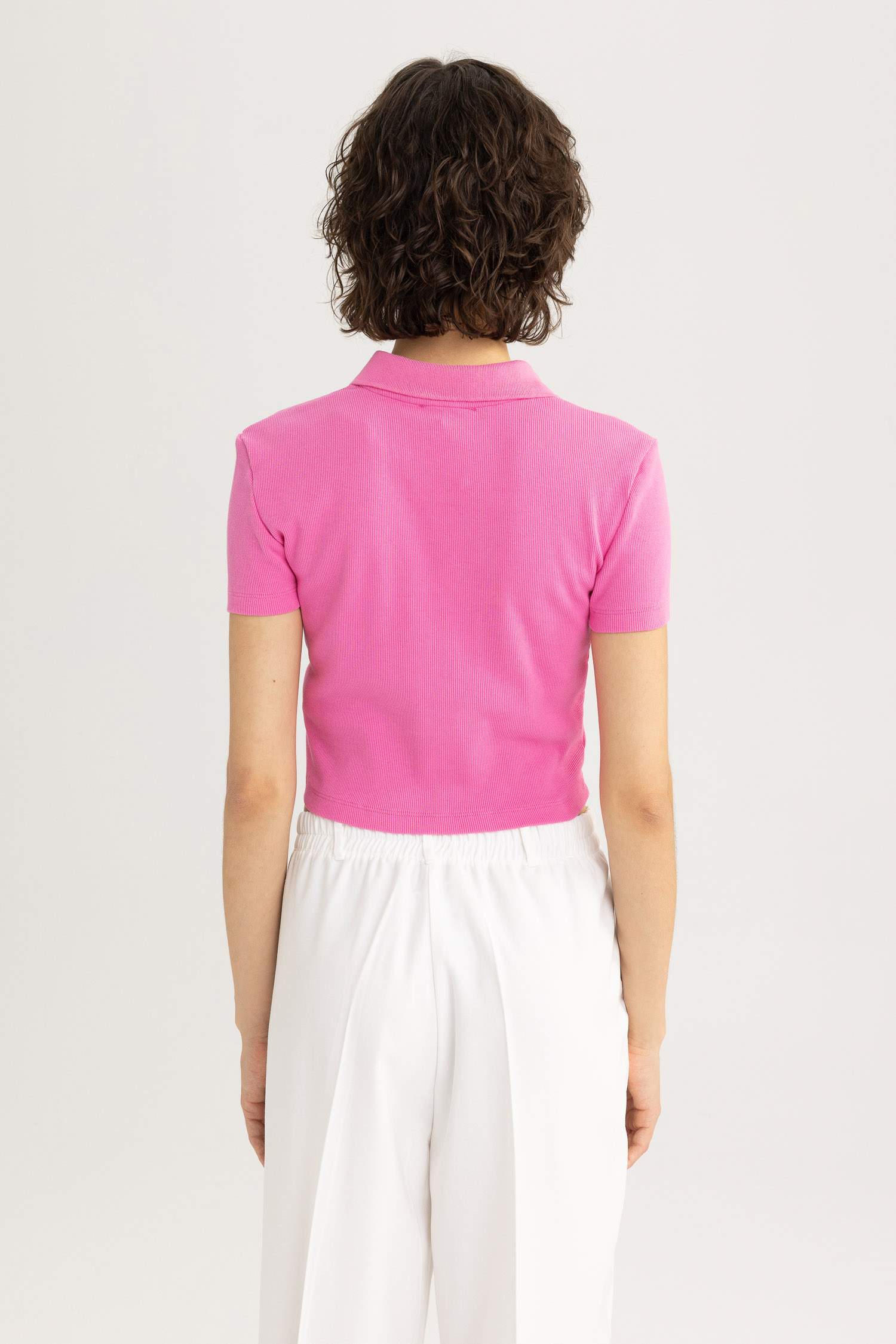 поло жаға тоқылған Қысқа жеңді футболка