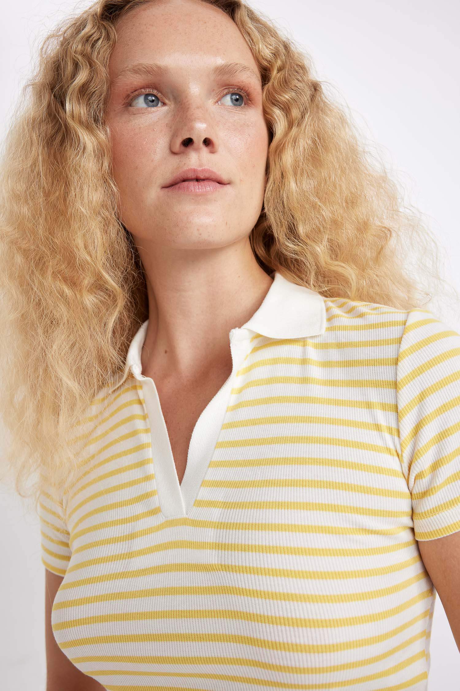 تيشيرت بولو كروب نص ردن مضلع