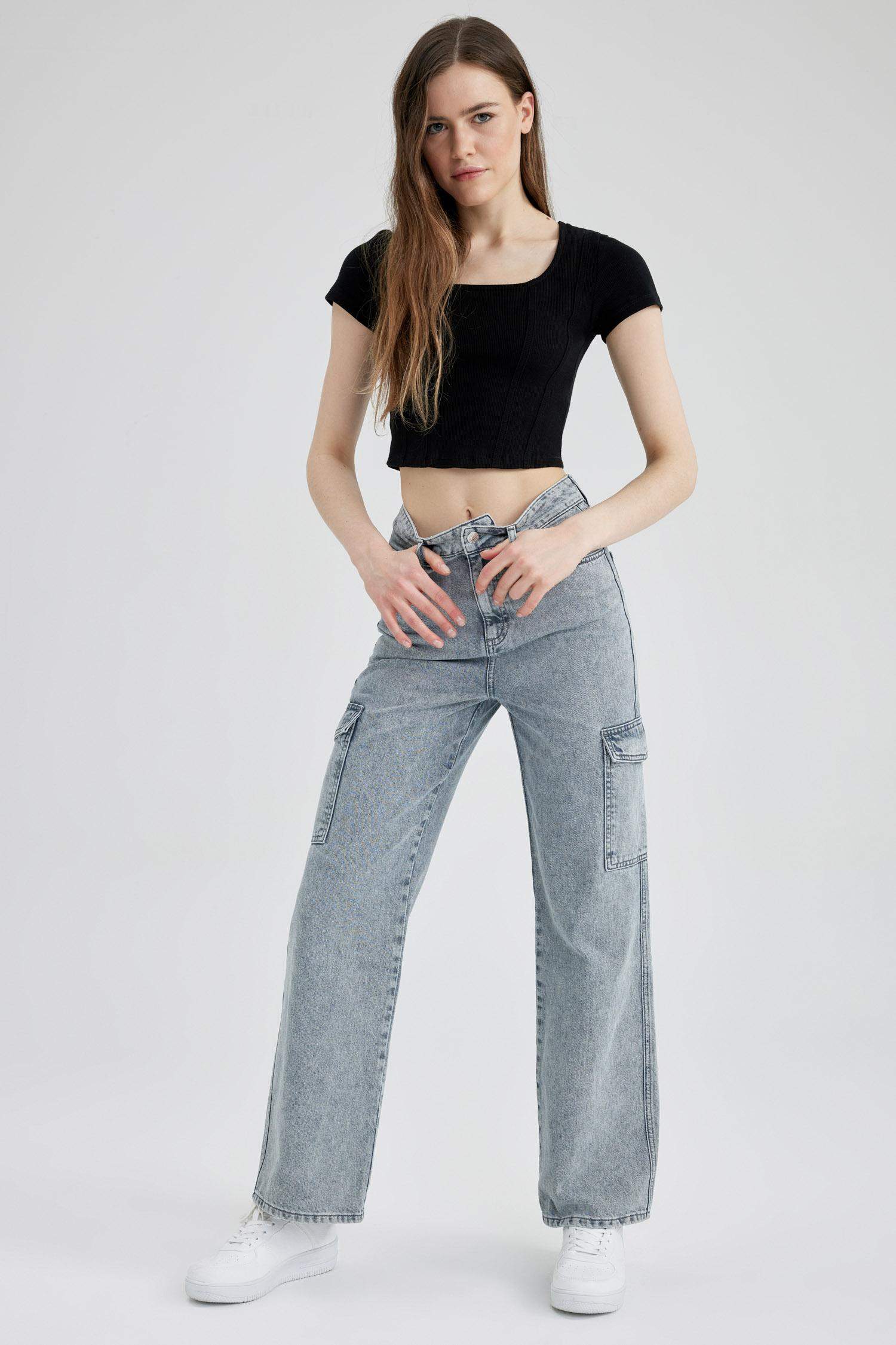 Футболка кроп приталенного кроя