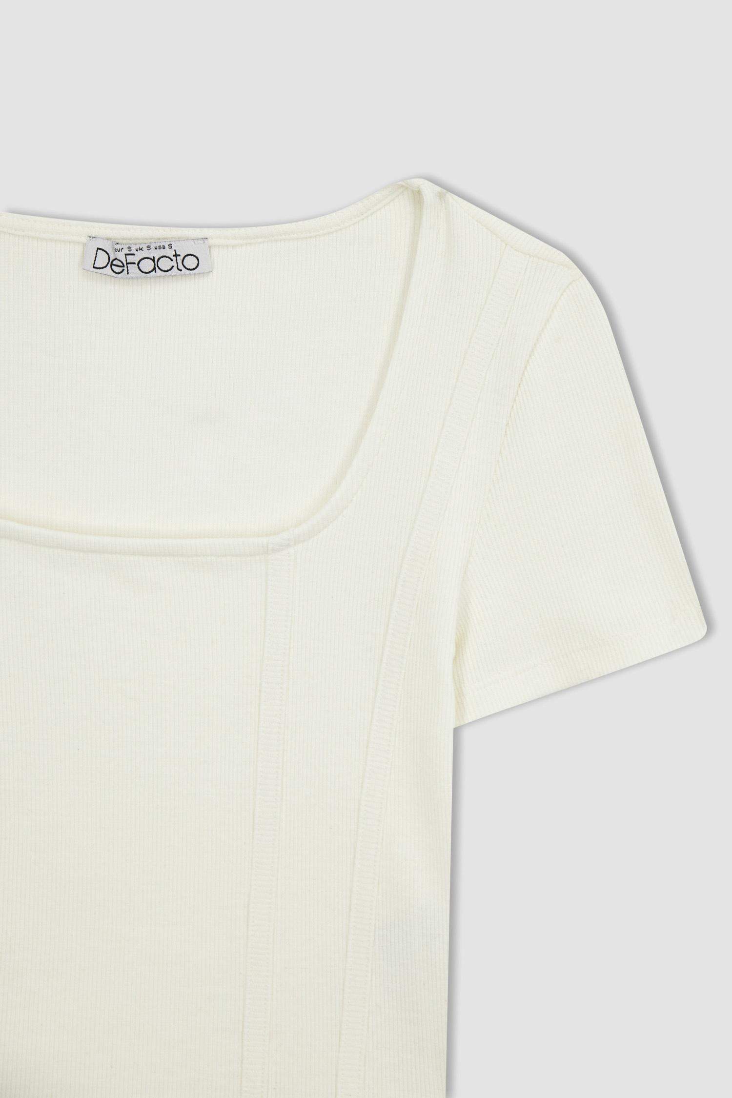 Fitted U-Neck Basic Short Sleeve Crop T-Shirt