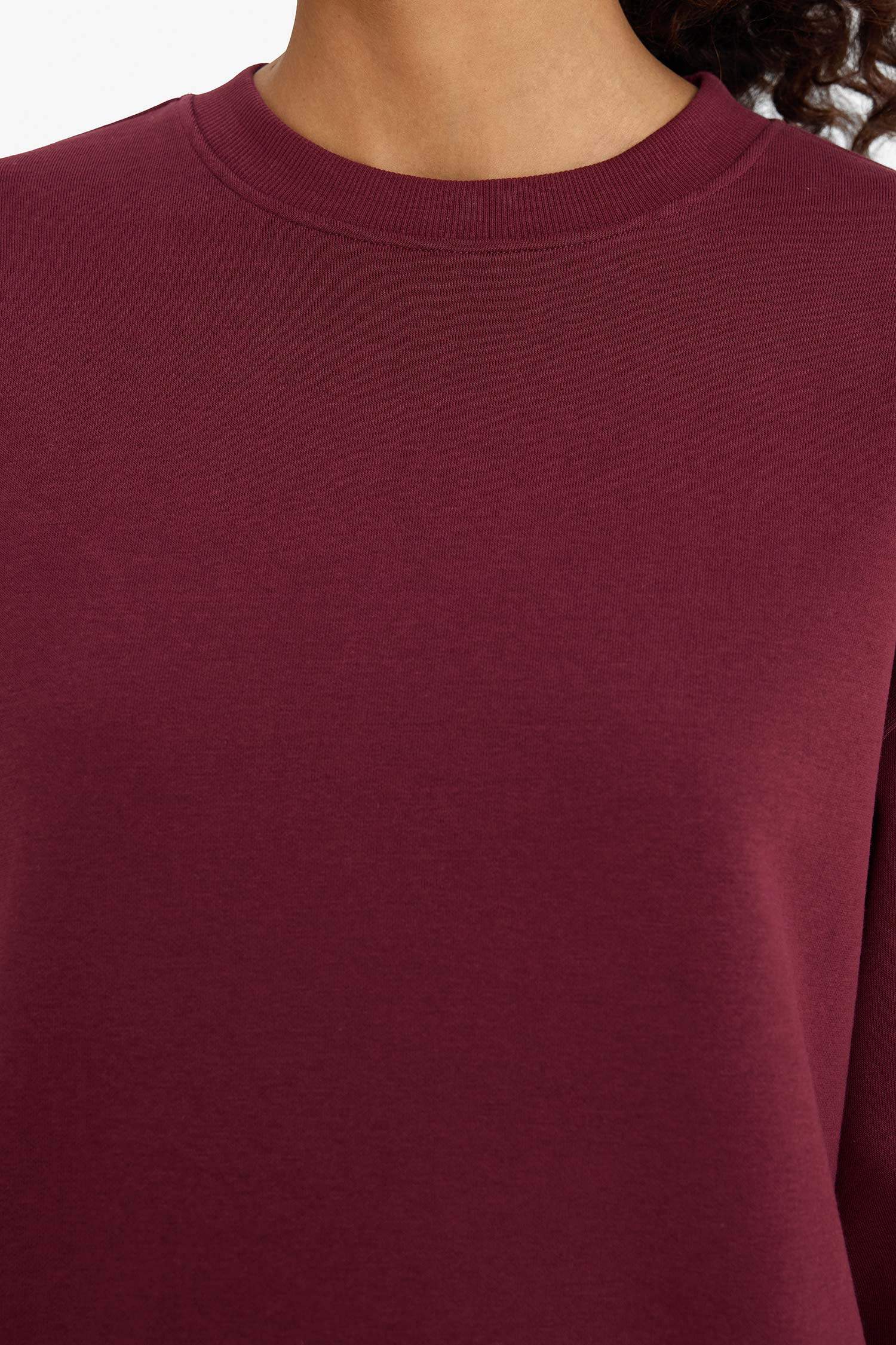 релакс пішімі негізгі дөңгелек жаға Свитер