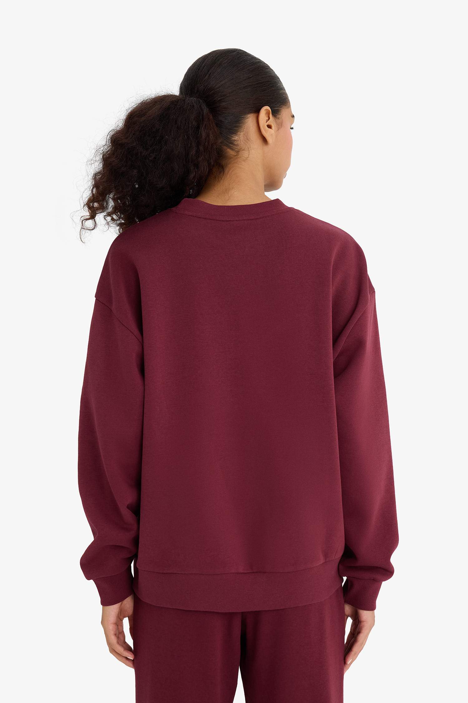 релакс пішімі негізгі дөңгелек жаға Свитер