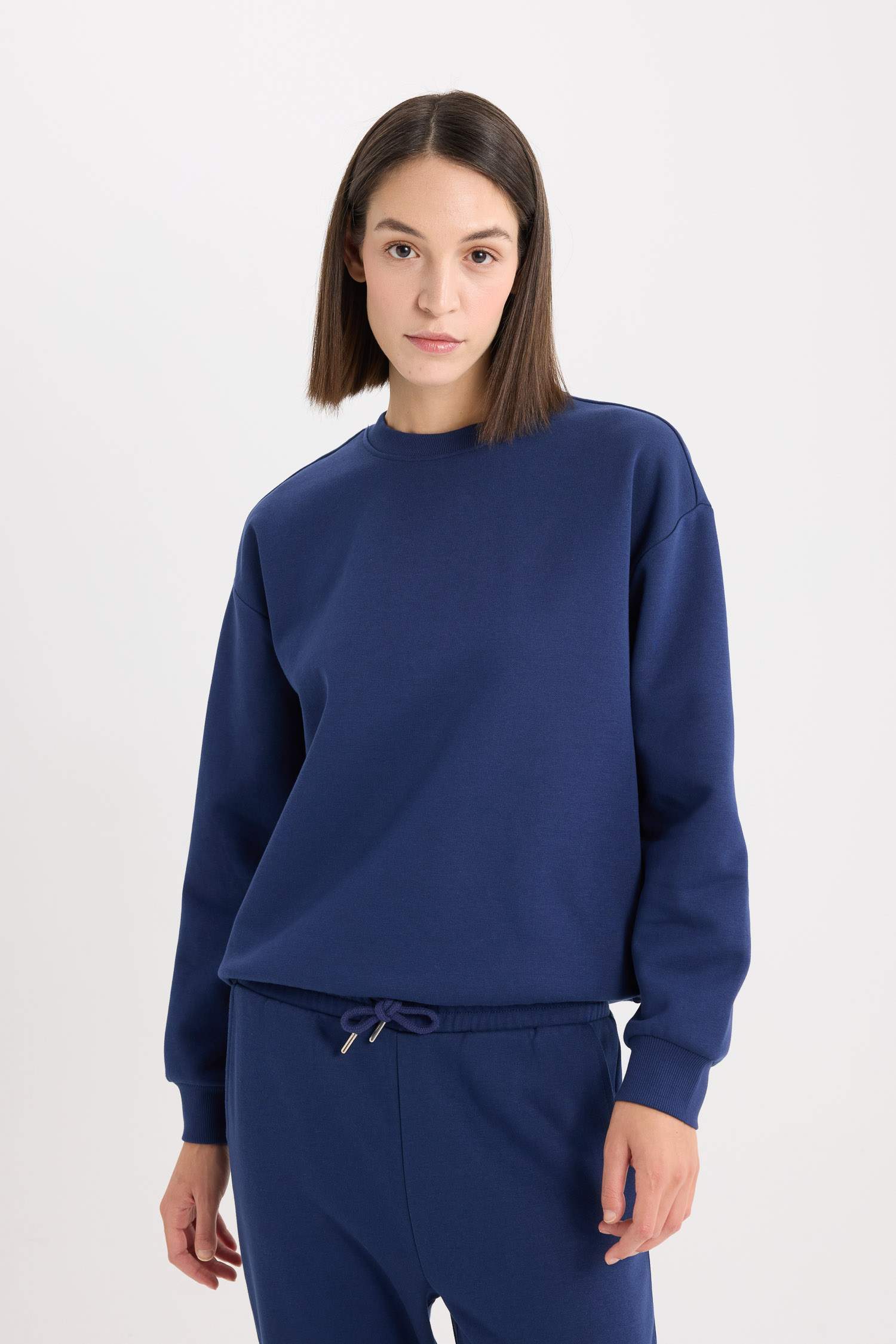 Relax Fit Толстовка с Круглым Воротом Базовая Плотная Из Толстовочного Материала