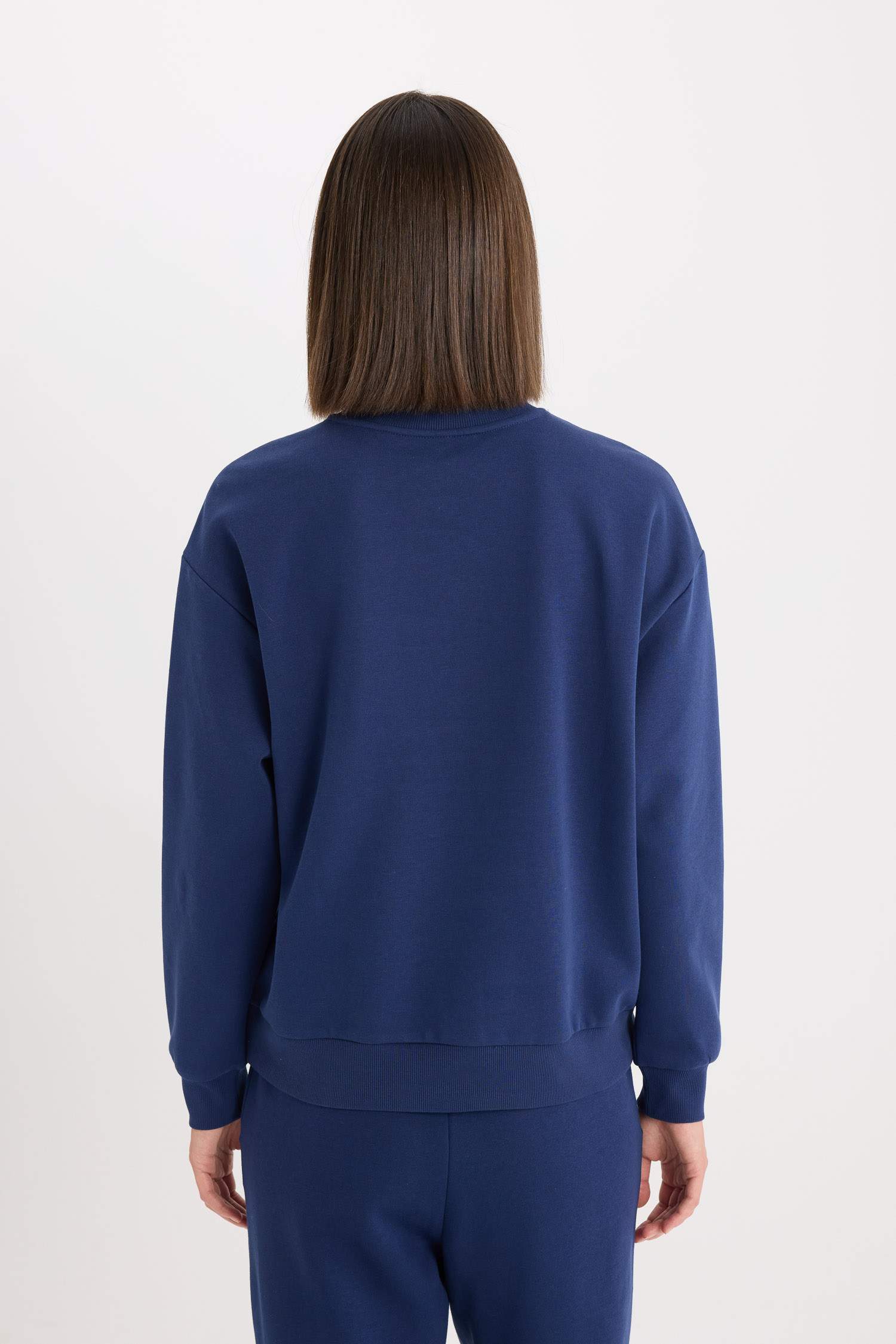 Relax Fit Толстовка с Круглым Воротом Базовая Плотная Из Толстовочного Материала